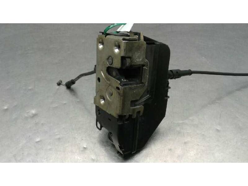 Recambio de cerradura puerta delantera derecha para renault scenic ii luxe privilege referencia OEM IAM 8200119121  