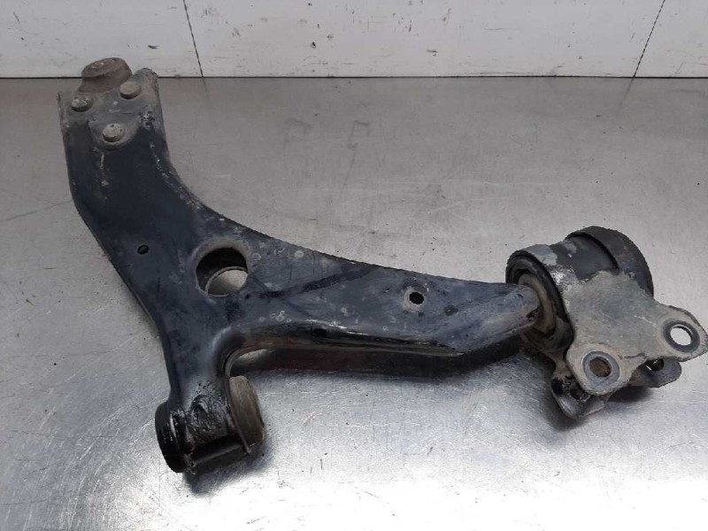 Recambio de brazo suspension inferior delantero izquierdo para ford focus berlina (cap) 1.6 tdci cat referencia OEM IAM   