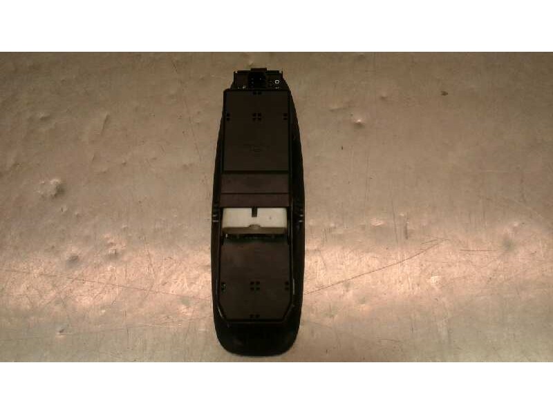 Recambio de mando elevalunas delantero izquierdo para hyundai accent (lc) gls referencia OEM IAM 820W10270  