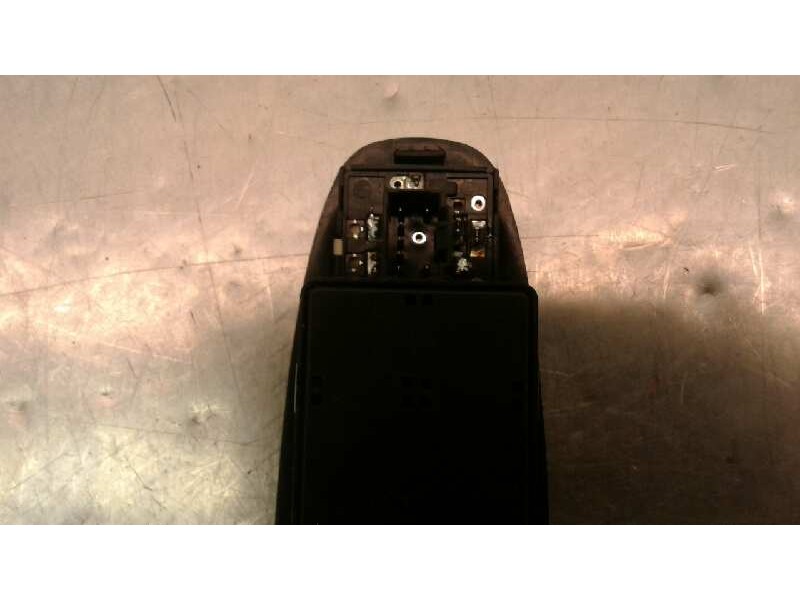 Recambio de mando elevalunas delantero izquierdo para hyundai accent (lc) gls referencia OEM IAM 820W10270  