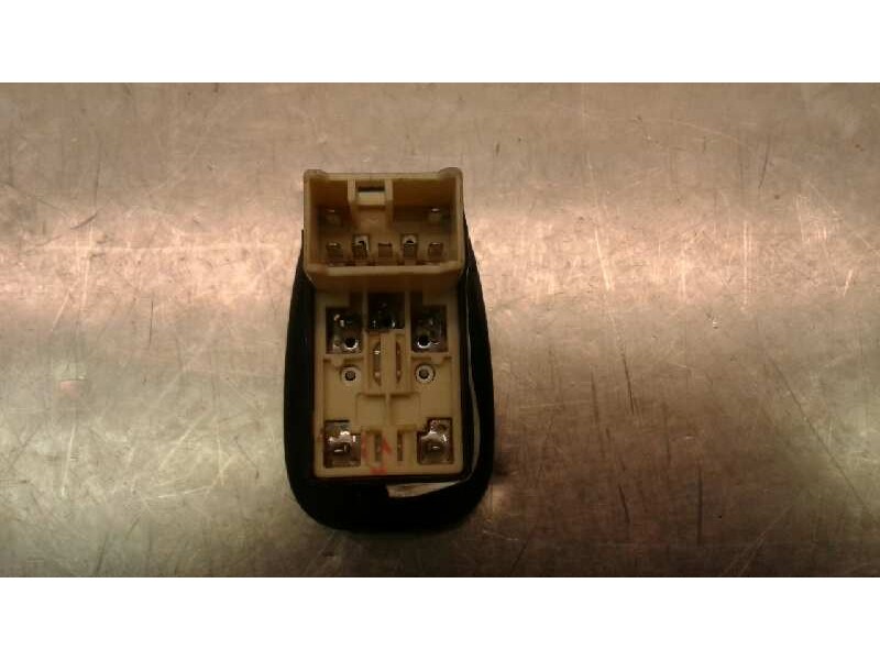 Recambio de mando elevalunas trasero derecho para hyundai accent (lc) gls referencia OEM IAM   