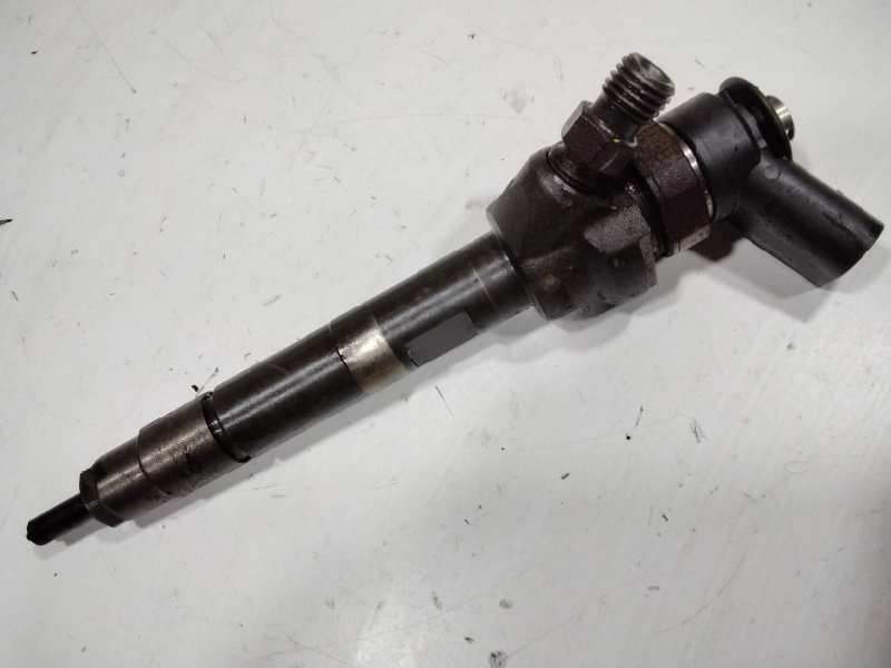 Recambio de inyector para bmw serie 3 berlina (e90) referencia OEM IAM 77984485  