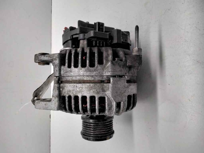 Recambio de alternador para renault clio iii confort dynamique referencia OEM IAM 8200390675 0124425037 14V 120A