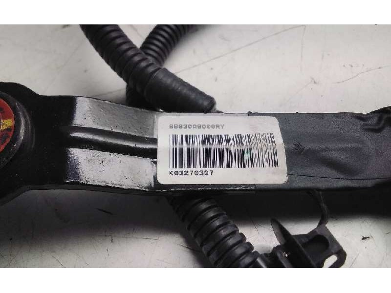 Recambio de enganche delantero izquierdo para hyundai i30 (gd) 1.6 crdi cat referencia OEM IAM K03270307  