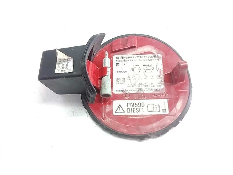 Recambio de tapa exterior combustible para opel astra gtc 1.7 16v cdti referencia OEM IAM 13240135  