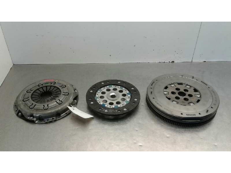 Recambio de kit embrague para nissan juke (f15) 1.6 16v referencia OEM IAM   