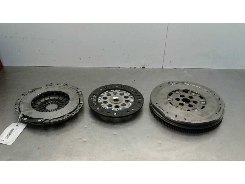 Recambio de kit embrague para nissan juke (f15) 1.6 16v referencia OEM IAM   