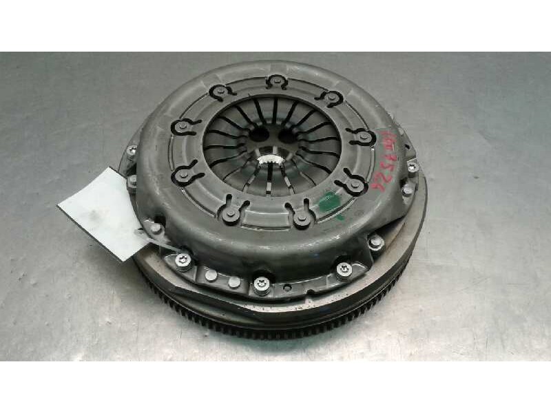 Recambio de kit embrague para nissan juke (f15) 1.6 16v referencia OEM IAM   