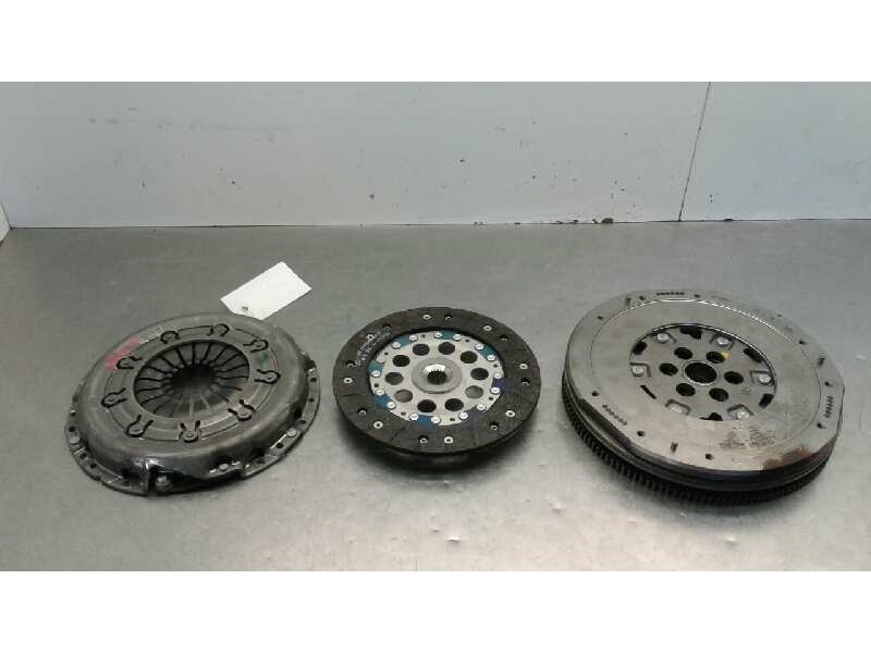 Recambio de kit embrague para nissan juke (f15) 1.6 16v referencia OEM IAM   