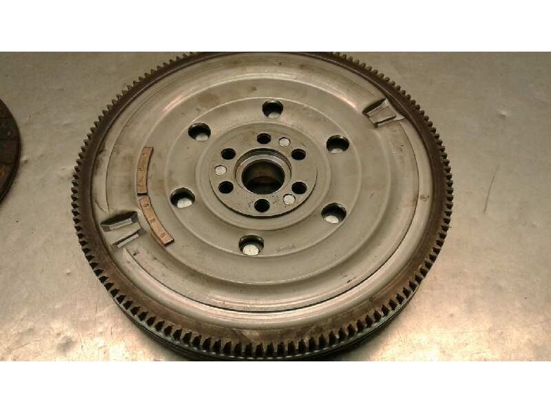 Recambio de kit embrague para nissan juke (f15) 1.6 16v referencia OEM IAM   