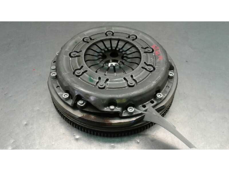 Recambio de kit embrague para nissan juke (f15) 1.6 16v referencia OEM IAM   