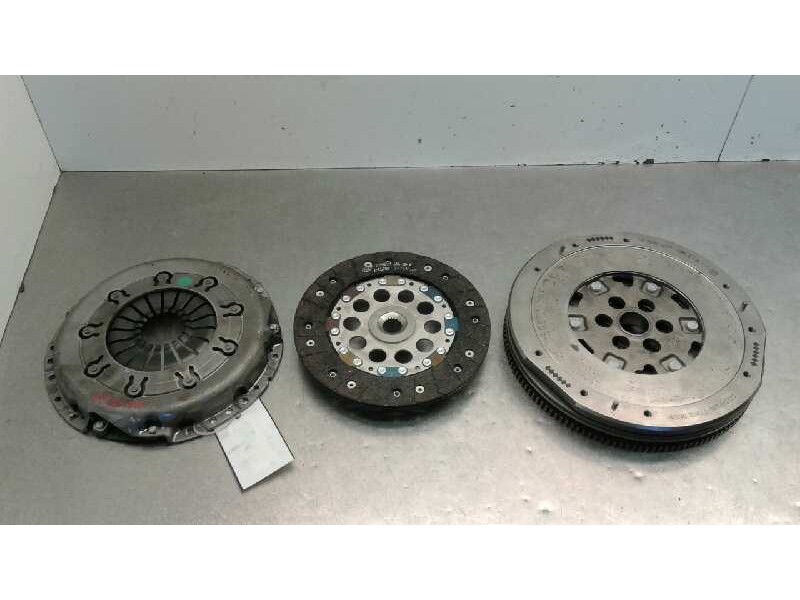 Recambio de kit embrague para nissan juke (f15) 1.6 16v referencia OEM IAM   