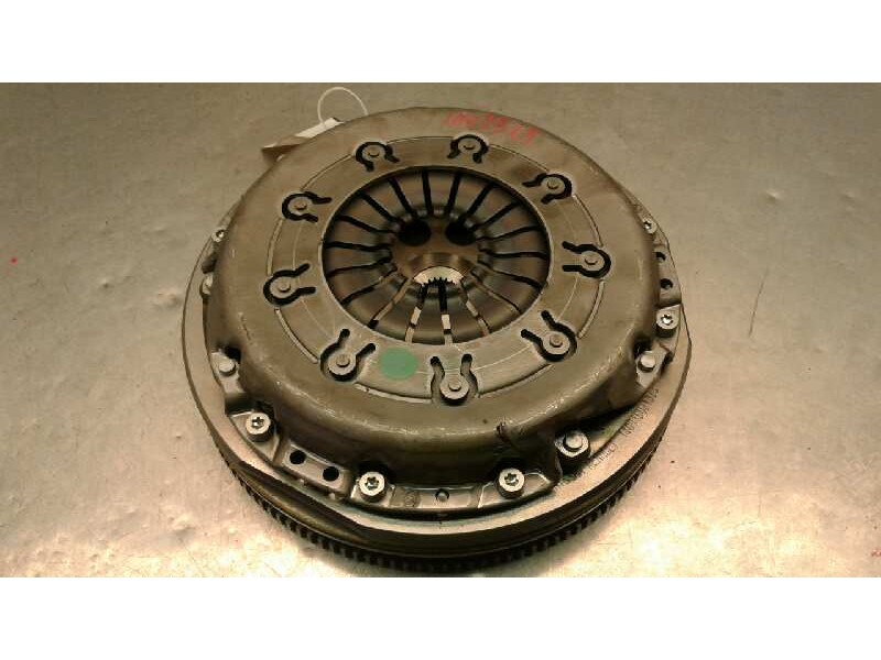 Recambio de kit embrague para nissan juke (f15) 1.6 16v referencia OEM IAM   