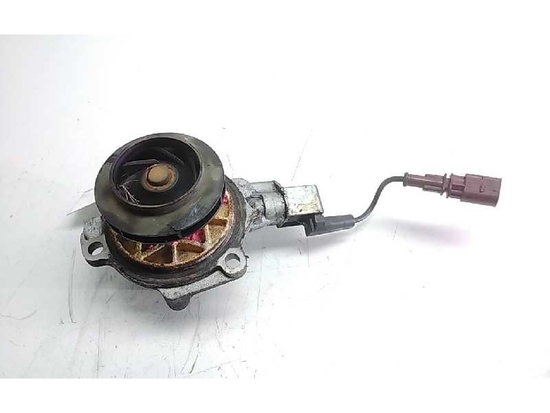 Recambio de bomba agua para skoda spaceback (5h) 1.6 tdi dpf referencia OEM IAM   