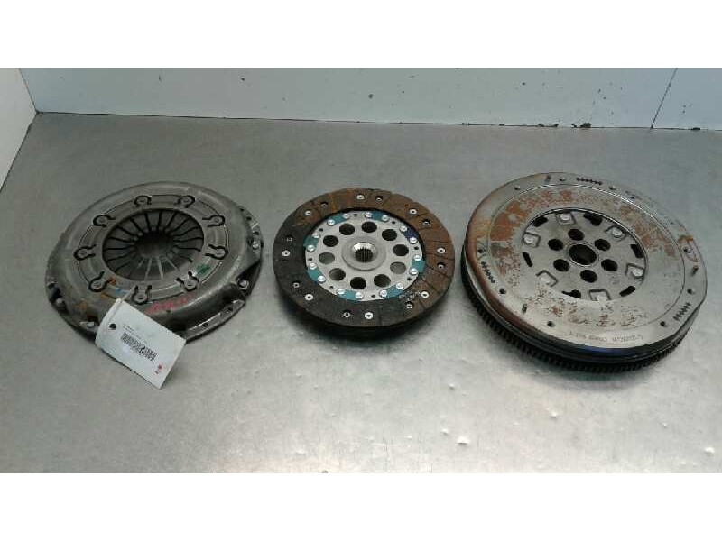 Recambio de kit embrague para nissan juke (f15) 1.6 16v referencia OEM IAM   