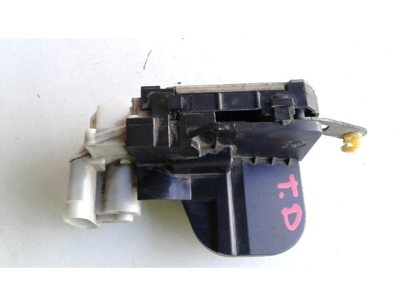 Recambio de cerradura puerta trasera derecha para alfa romeo 147 (190) 1.9 jtd distinctive referencia OEM IAM 0046556820  