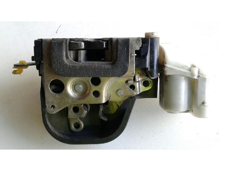 Recambio de cerradura puerta trasera derecha para alfa romeo 147 (190) 1.9 jtd distinctive referencia OEM IAM 0046556820  