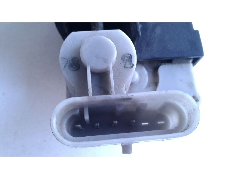 Recambio de cerradura puerta trasera izquierda para alfa romeo 147 (190) 1.9 jtd distinctive referencia OEM IAM 0046557035  