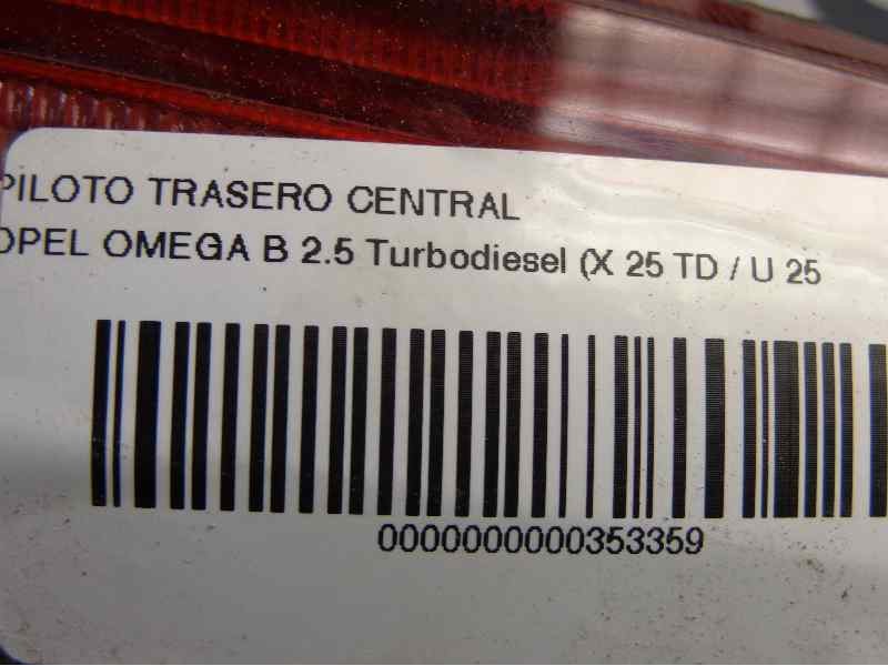 Recambio de piloto trasero central para opel omega b básico berlina referencia OEM IAM   