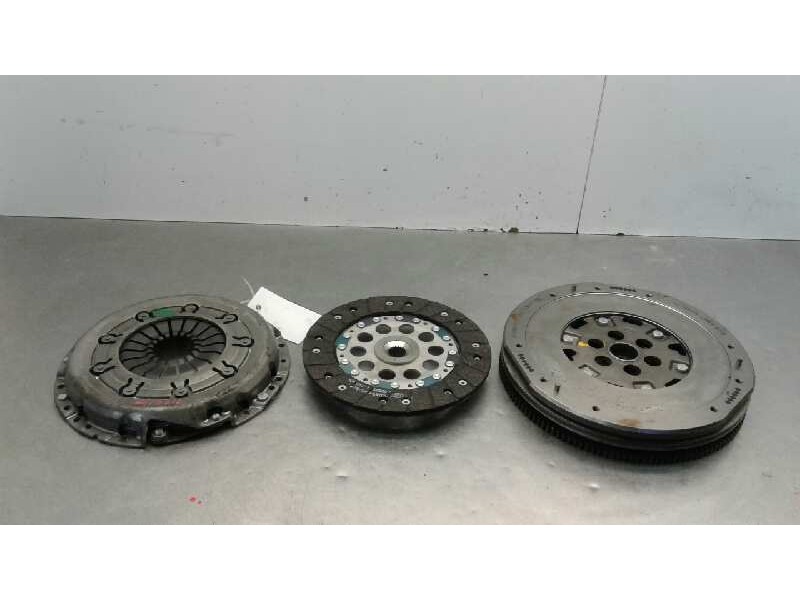 Recambio de kit embrague para nissan juke (f15) 1.6 16v referencia OEM IAM   