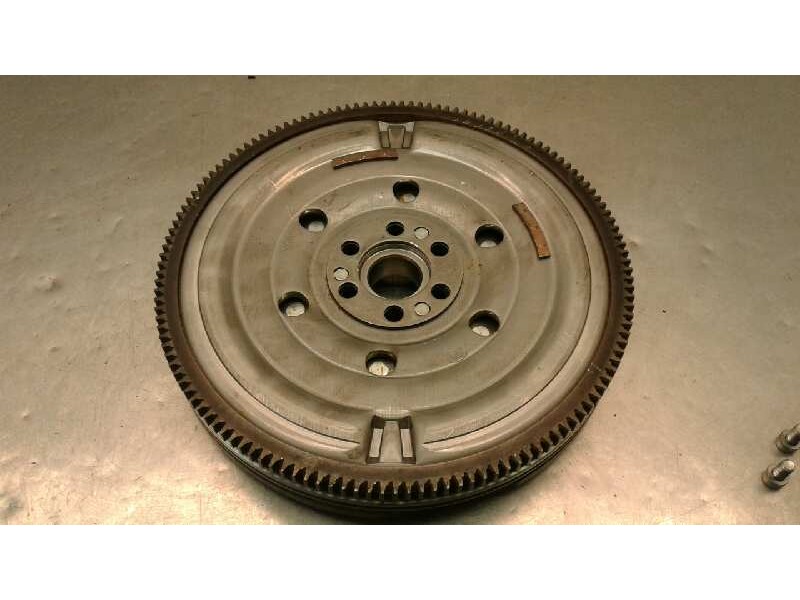 Recambio de kit embrague para nissan juke (f15) 1.6 16v referencia OEM IAM   