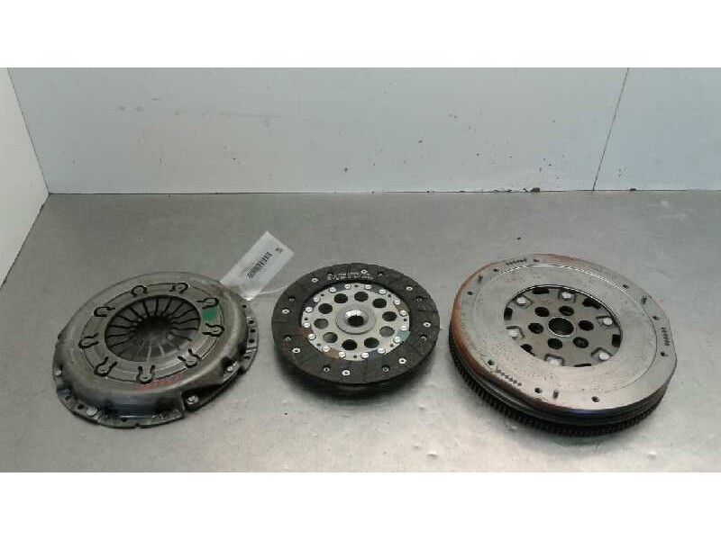 Recambio de kit embrague para nissan juke (f15) 1.6 16v referencia OEM IAM   