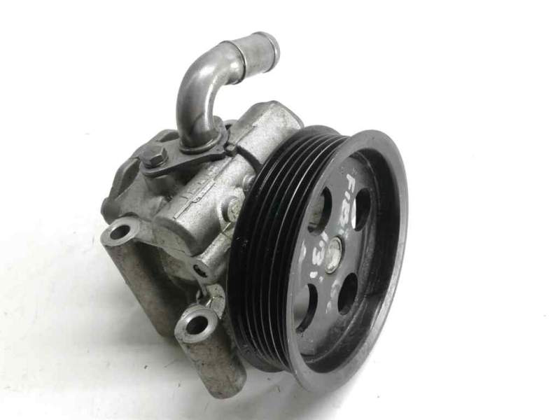 Recambio de bomba servodireccion para ford fiesta (cbk) 1.3 cat referencia OEM IAM 2SGC3A696GF  104736