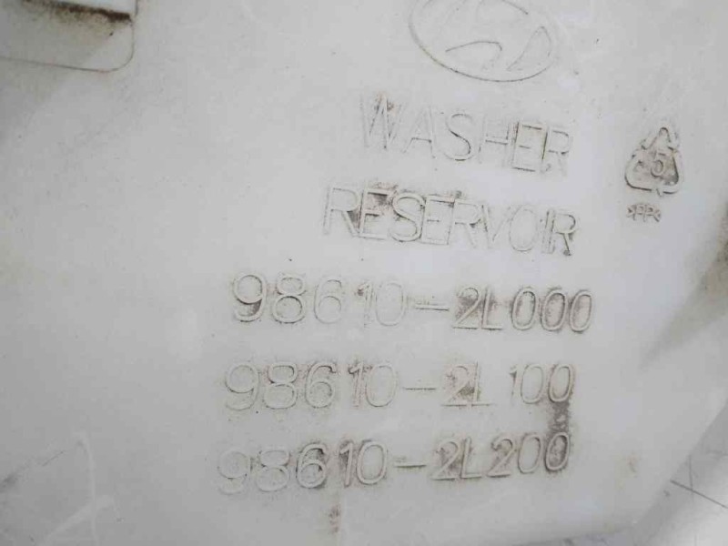 Recambio de deposito limpia para hyundai i30 comfort referencia OEM IAM 986102L000  