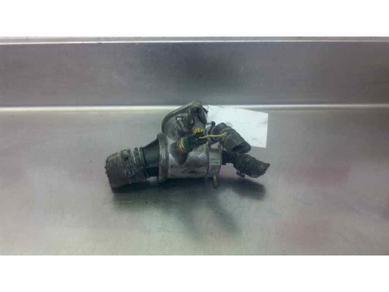 Recambio de caja termostato para opel vectra c berlina design referencia OEM IAM V705588  