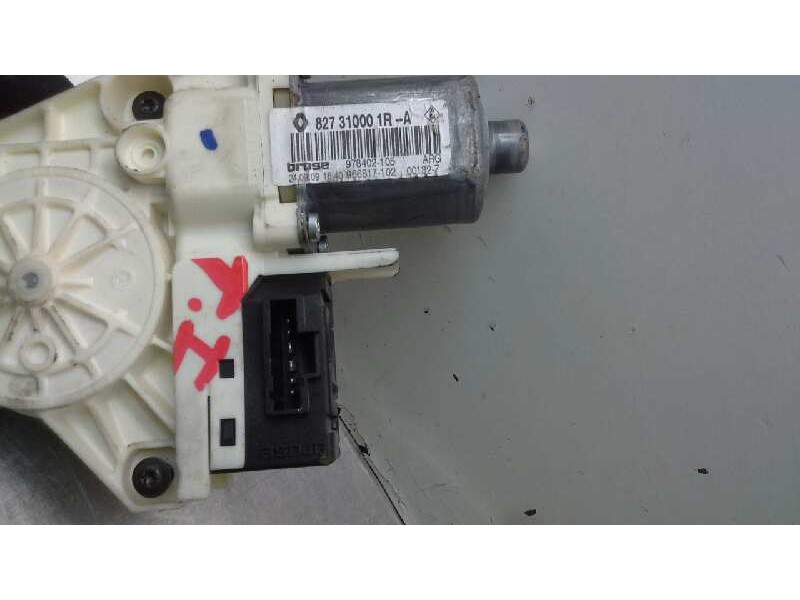 Recambio de elevalunas trasero izquierdo para renault laguna iii expression tomtom referencia OEM IAM 827010001R  