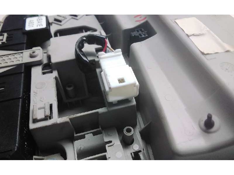 Recambio de luz interior para nissan x-trail (t32) 360 referencia OEM IAM   