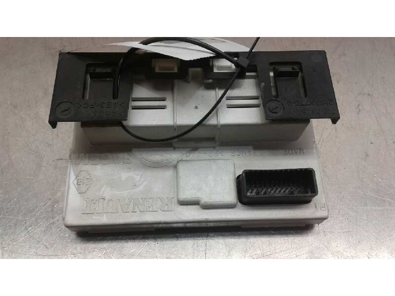 Recambio de pantalla multifuncion para renault megane ii berlina 5p authentique referencia OEM IAM   