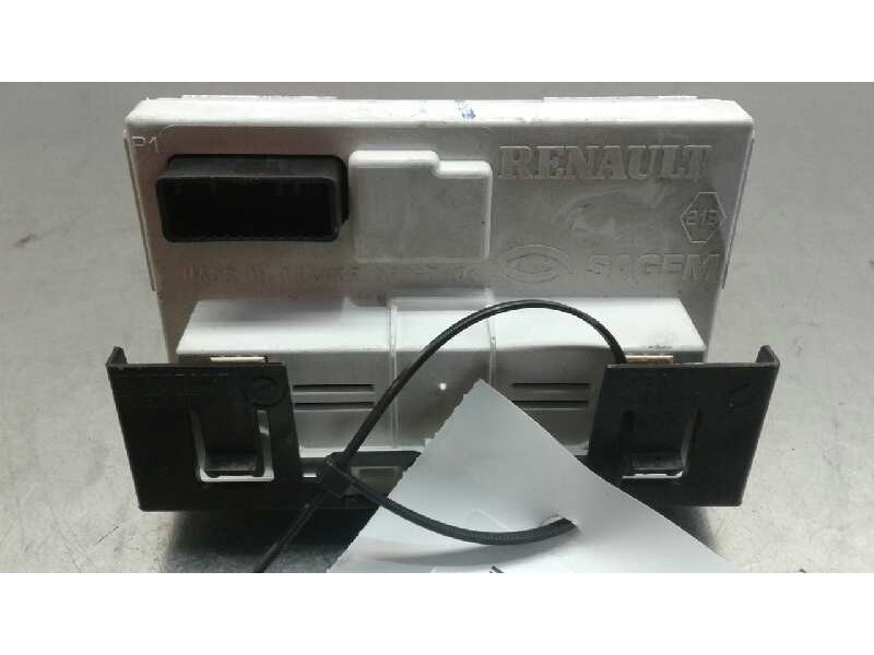 Recambio de pantalla multifuncion para renault megane ii berlina 5p authentique referencia OEM IAM   