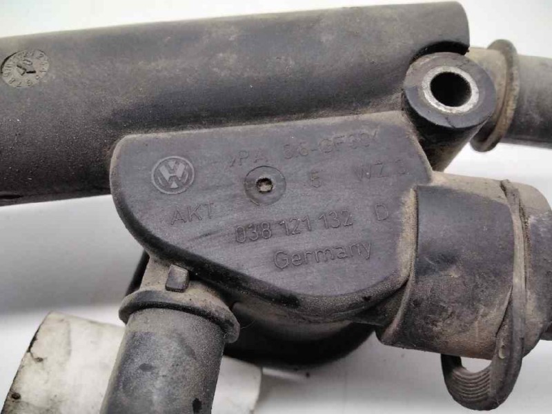 Recambio de caja termostato para volkswagen jetta (1k2) trendline referencia OEM IAM 038121132D  