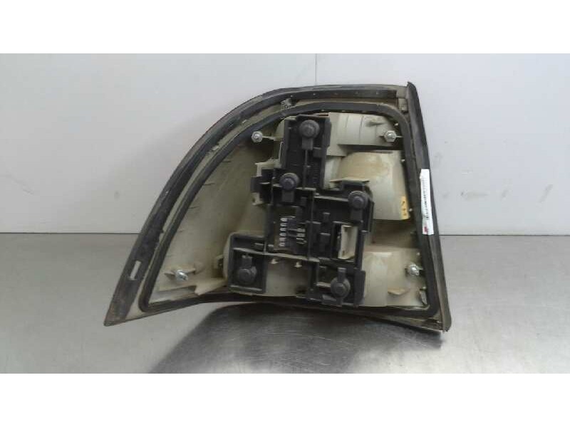 Recambio de piloto trasero derecho para opel vectra b berlina comfort referencia OEM IAM 09119528  