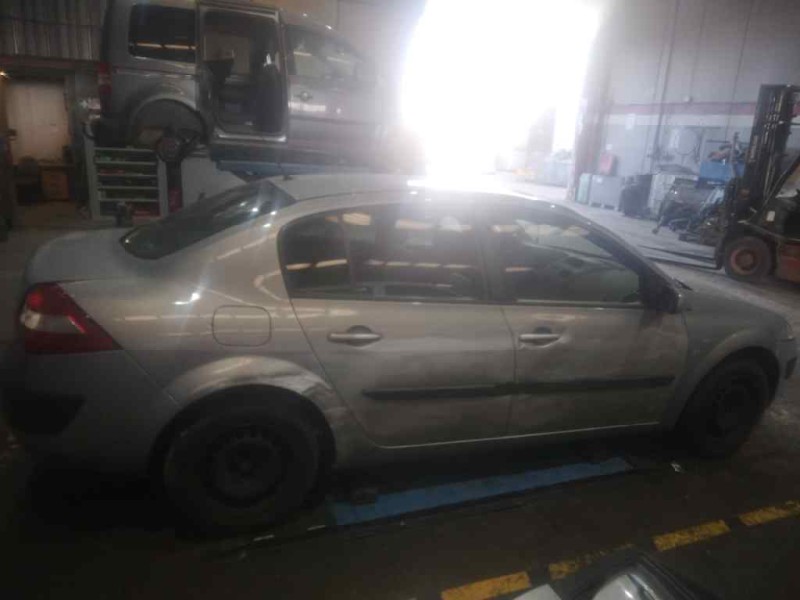 renault megane ii classic berlina del año 2004