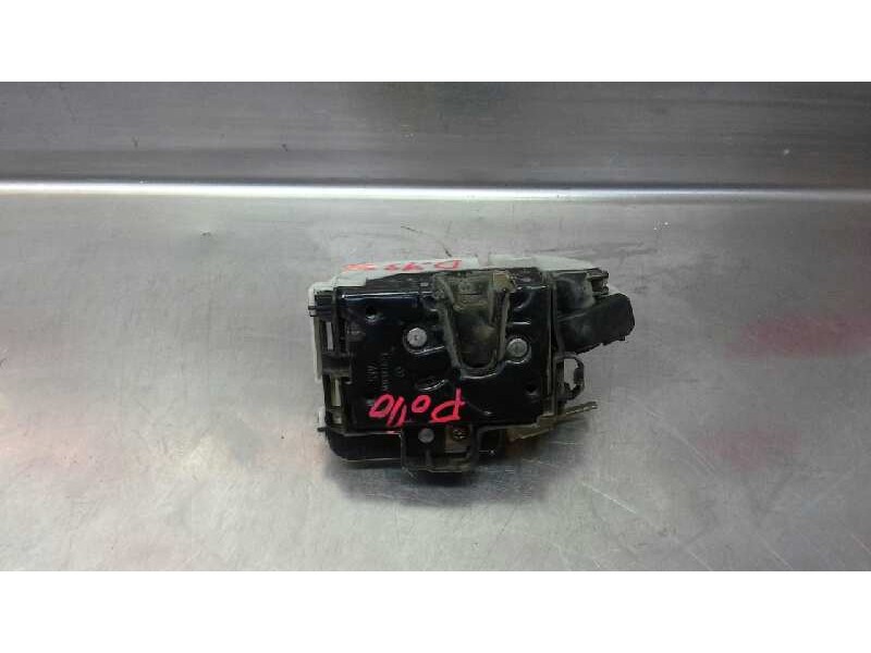 Recambio de cerradura puerta delantera derecha para volkswagen polo berlina (6n1) básico referencia OEM IAM 6N1837016D  