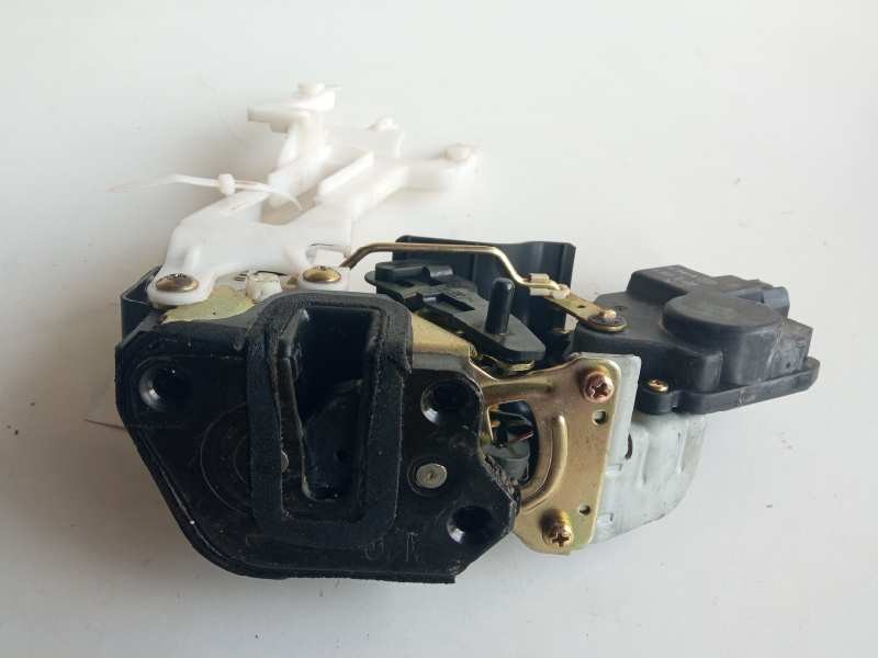 Recambio de cerradura puerta trasera izquierda para hyundai santa fe (sm) 2.0 crdi vgt comfort referencia OEM IAM 8141026000  