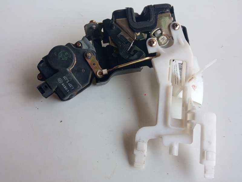 Recambio de cerradura puerta trasera izquierda para hyundai santa fe (sm) 2.0 crdi vgt comfort referencia OEM IAM 8141026000  