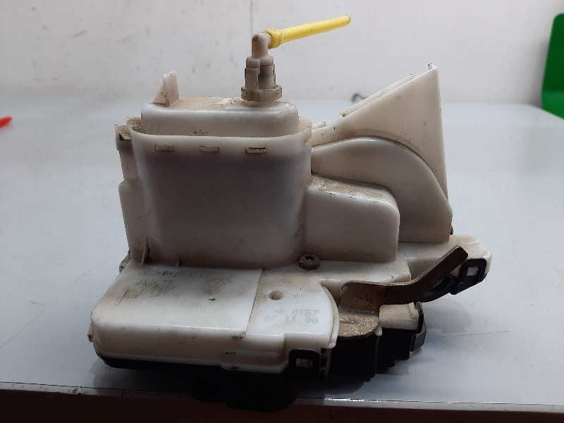 Recambio de cerradura puerta trasera izquierda para volkswagen polo (9n1) 1.4 16v referencia OEM IAM   