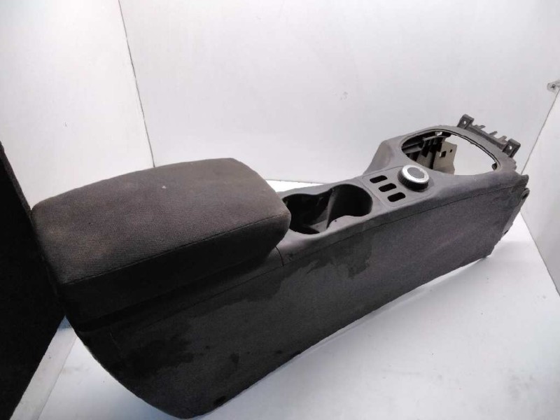 Recambio de apoyabrazos central para nissan qashqai+2 (jj10) acenta 4x4 referencia OEM IAM   