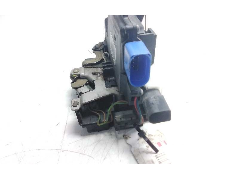 Recambio de cerradura puerta delantera derecha para volkswagen touareg (7la) tdi v10 referencia OEM IAM 3D1837016A  
