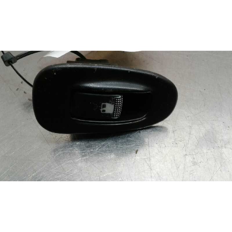 Recambio de mando elevalunas trasero derecho para kia shuma ii 1.6 ls 4 berlina referencia OEM IAM 0K2N266360  