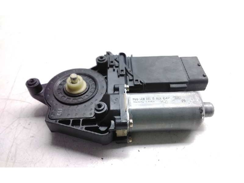 Recambio de motor elevalunas delantero derecho para volkswagen passat berlina (3b2) comfortline referencia OEM IAM 130821694  