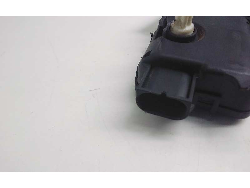 Recambio de motor trampillas para opel astra f berlina referencia OEM IAM 0132801132  