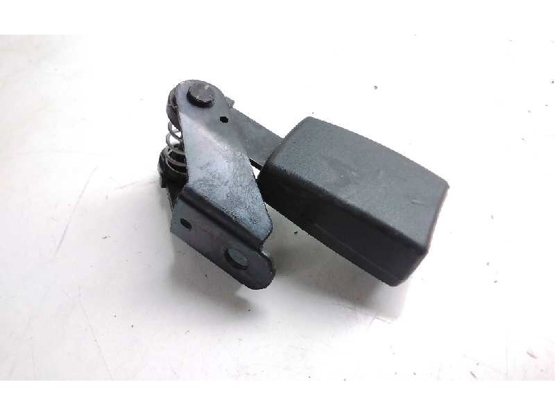 Recambio de enganche cinturon trasero derecho para bmw serie 5 berlina (e39) 525tds referencia OEM IAM 57246  