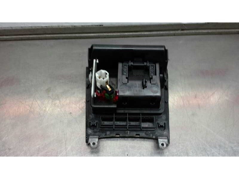 Recambio de cenicero para volkswagen golf v berlina (1k1) sportline 4motion referencia OEM IAM   