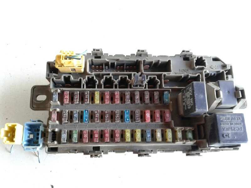Recambio de caja fusibles para honda cr-v (rd1/3) básico (rd1) referencia OEM IAM 38200S10G03  
