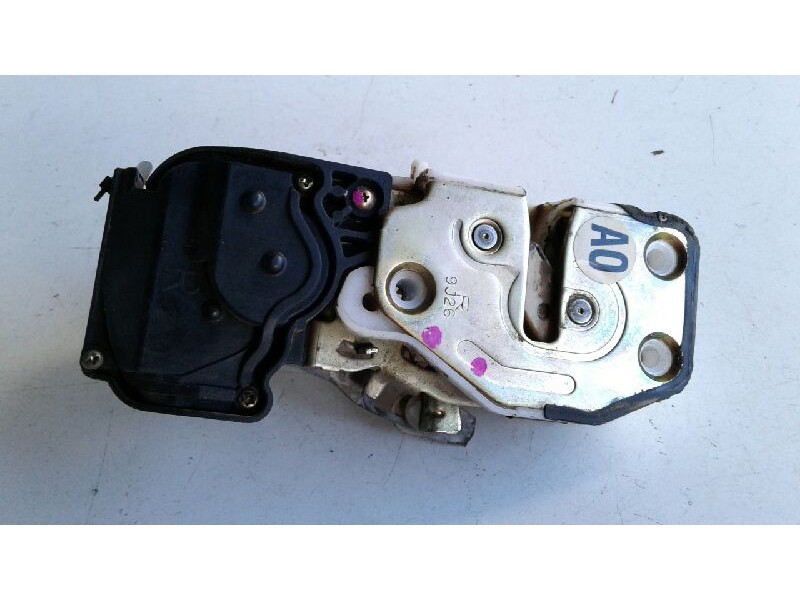 Recambio de cerradura puerta trasera derecha para honda cr-v (rd1/3) básico (rd1) referencia OEM IAM 72610S10J11  