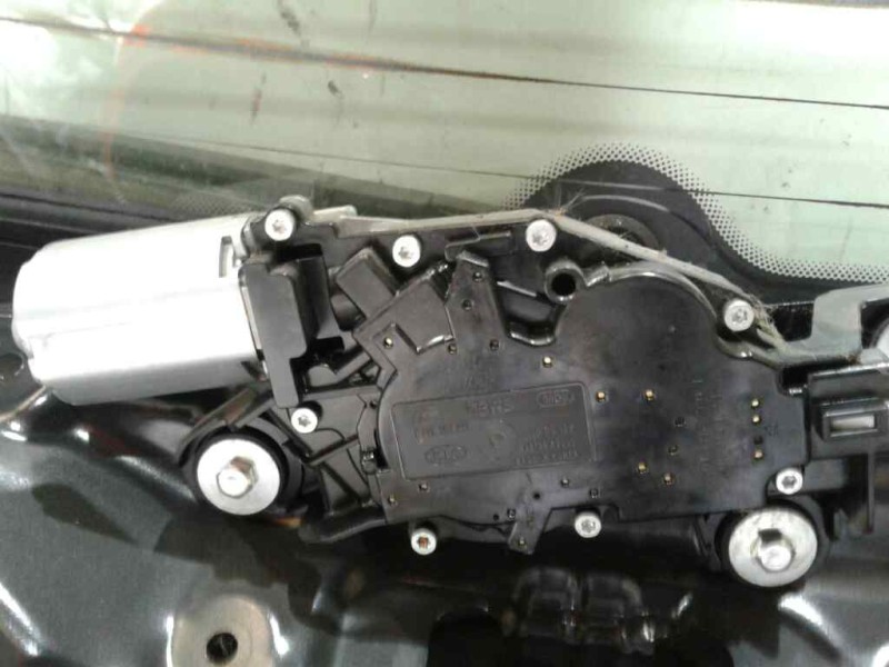 Recambio de porton trasero para kia cee´d concept referencia OEM IAM 73700A2000  